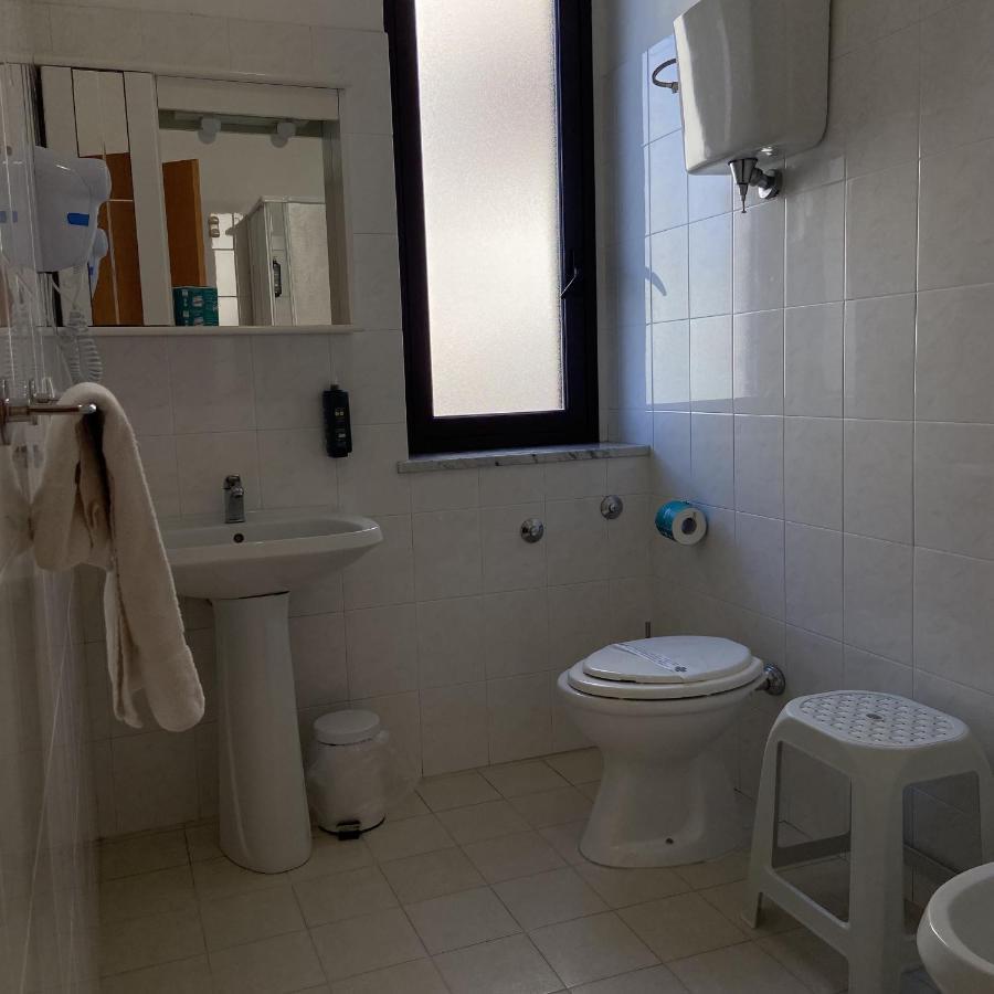 Double or Twin Room,1260155872:JPEG